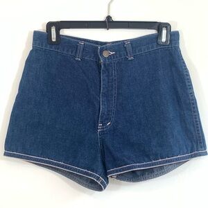 Vintage 70-80 Blue Denim jean short . High rise . Pre -owned. Good Condition. ❤️